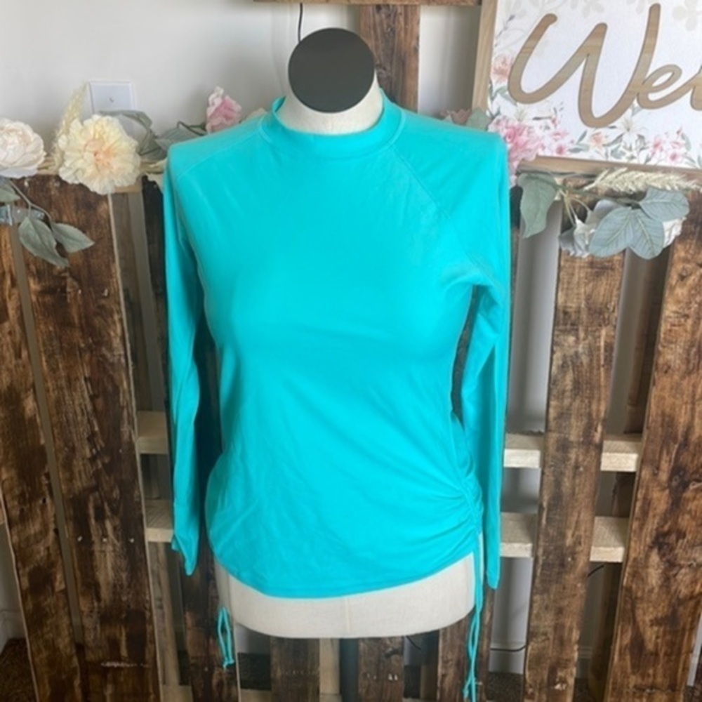Attracosports swimwear long sleeve top rash guard UPF50+ crew shirt nwt size L